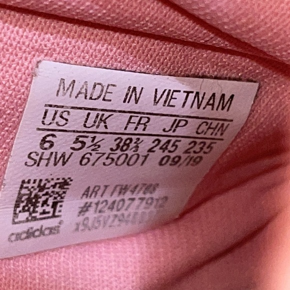 Adidas NMD R1 - Picture 8 of 10